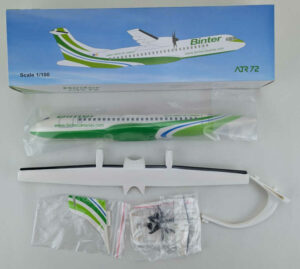 Alternative view of ATR-72 Binter Canarias Lupa Models Snap-Fit 1:100