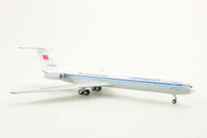 Alternative view of Ilyushin IL-62 Aeroflot DV CCCP-86649 KUM Models 1:200