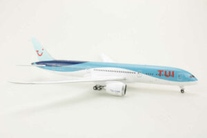 Alternative view of Boeing 787-9 TUI G-TUIM Gemini Jets G2TOM908 1:200