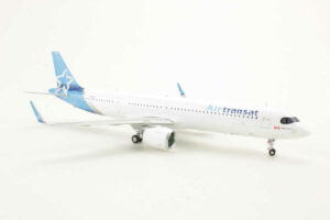 Alternative view of Airbus A321neo Air Transat C-GOIH Gemini Jets G2TSC936 1:200