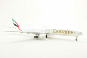 Alternative view of Boeing 777-300ER Emirates A6-ECS Gemini Jets G2UAE214 1:200