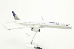 Alternative view of Boeing 757-200 United Airlines N29124 Gemini Jets G2UAL204 1:200