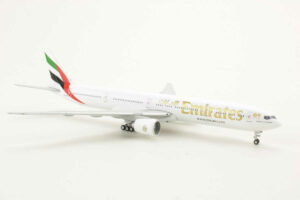 Alternative view of Boeing 777-300ER Emirates A6-ENV Gemini Jets GJUAE1770 1:400