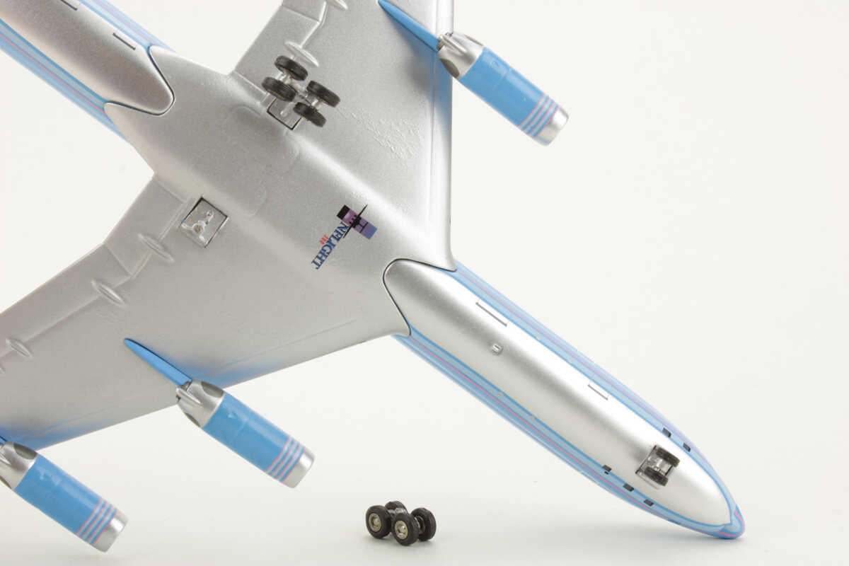 *2.Wahl* Douglas DC-8-62 Braniff N1806 Inflight200 IF80004 1:200 *2nd choice* – Bild 5