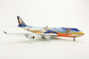 Alternative view of Boeing 747-412 Singapore Airlines "Tropical" 9V-SPL JFox JF-747-4-002 1:200