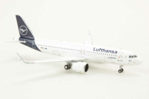 Alternative view of Airbus A320neo Lufthansa D-AINK Panda Model PMD-AINK 1:400