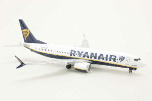 Alternative view of Boeing 737-8Max Ryanair EI-HAW JC Wings XX2258 1:200