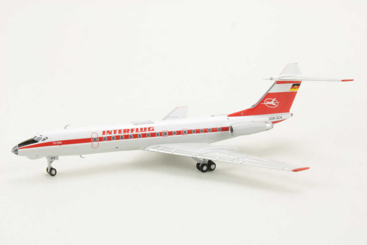 Tupolev TU-134A Interflug DDR-SCK Panda Model 202115 1:400 – Bild 3