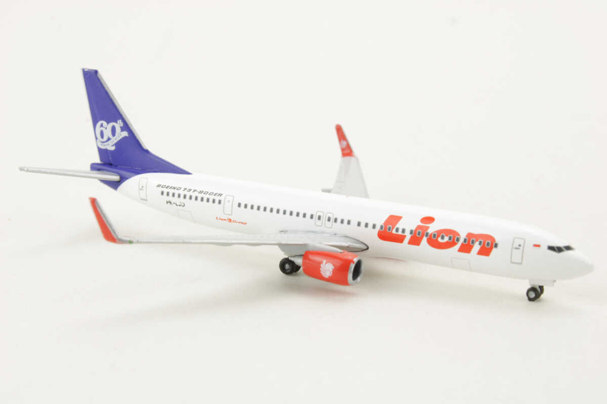 Boeing 737-900ER Lion Air "60th Boeing 737-900ER" PK-LJO Herpa 527910 1:500 – Bild 2