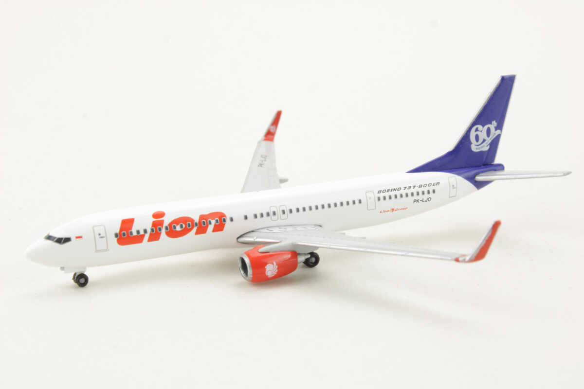 Boeing 737-900ER Lion Air "60th Boeing 737-900ER" PK-LJO Herpa 527910 1:500 – Bild 3