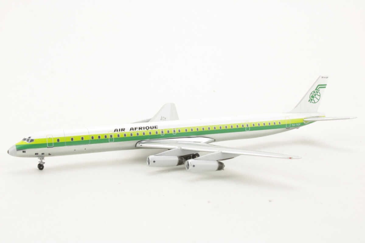 Douglas DC-8-63CF Air Afrique TU-TCF Aeroclassics ACAFQ0108 1:400 – Bild 3