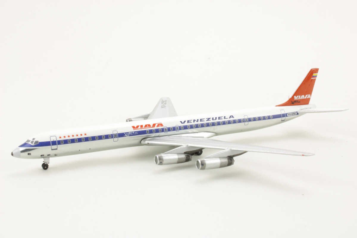Douglas DC-8-63 Viasa Venezuela YV-125C Aeroclassics 1:400 - Image 3