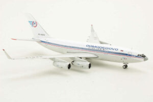 Alternative view of Ilyushin Il-96-300 Domodedovo Airlines RA-96013 Phoenix 10657 1:400