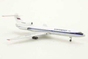 Alternative view of Tupolev TU-154B Aeroflot RA-85436 Aeroclassics AC18048 1:400