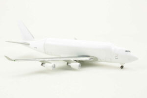 Alternative view of Boeing 747-400LCF Dreamlifter "All White" N747BC Netmodels 1:500