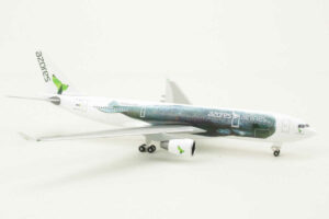 Alternative view of Airbus A330-200 Air Azores CS-TRY Herpa 530347 1:500