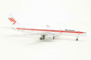 Alternative view of Boeing 757-200 Martinair PH-AHI NG Models 53147 1:400