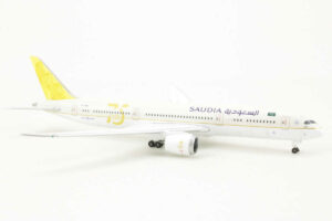 Alternative view of Boeing 787-9 Saudia "75 years" HZ-ARE Herpa 536486 1:500