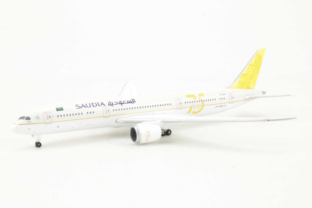 Boeing 787-9 Saudia "75 years" HZ-ARE Herpa 536486 1:500 – Bild 3