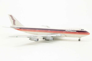 Alternative view of Boeing 747-100 People Express N603PE Herpa 536813 1:500