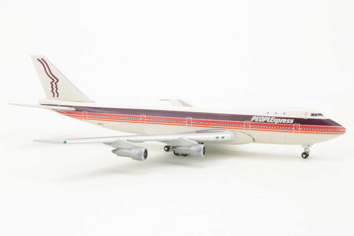 Boeing 747-100 People Express N603PE Herpa 536813 1:500 – Bild 2