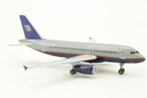 Alternative view of Airbus A319-131 United Airlines N801UA Dragon Wings 55046 1:400
