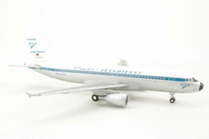 Alternative view of Airbus A320 Condor Retro Jet HANS D-AICA Herpa 555012 1:200