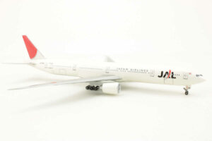 Alternative view of Boeing 777-300 JAL Japan Airlines JA732J Dragon Wings 55514 1:400