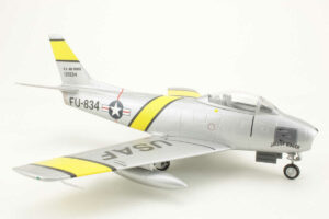Alternative view of North American F-86 Sabre USAF 4th FIW, 335th FIS Chiefs, "Jolly Roger", Clifford Jolley, Korea FU-834 Franklin Mint Armour Collection B11B926 1:48