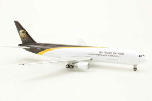 Alternative view of Boeing 767-300F UPS United Parcel Service N315UP Gemini Jets GJUPS370E 1:400