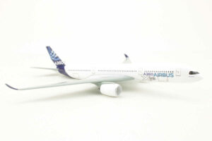 Alternative view of Airbus A350XWB Airbus House Colors AFSO Mai4A350 1:400