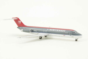 Alternative view of Set 3pcs Douglas DC-9-50 N401EA / DC-9-30 N606NW / DC-9-40 N756NW Northwest Airlines SMA SMA031101 1:400