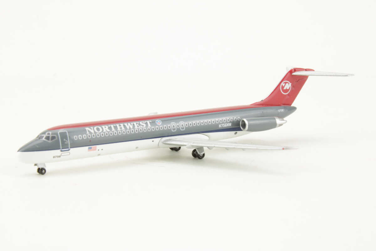 Set 3pcs Douglas DC-9-50 N401EA / DC-9-30 N606NW / DC-9-40 N756NW Northwest Airlines SMA SMA031101 1:400 – Bild 5
