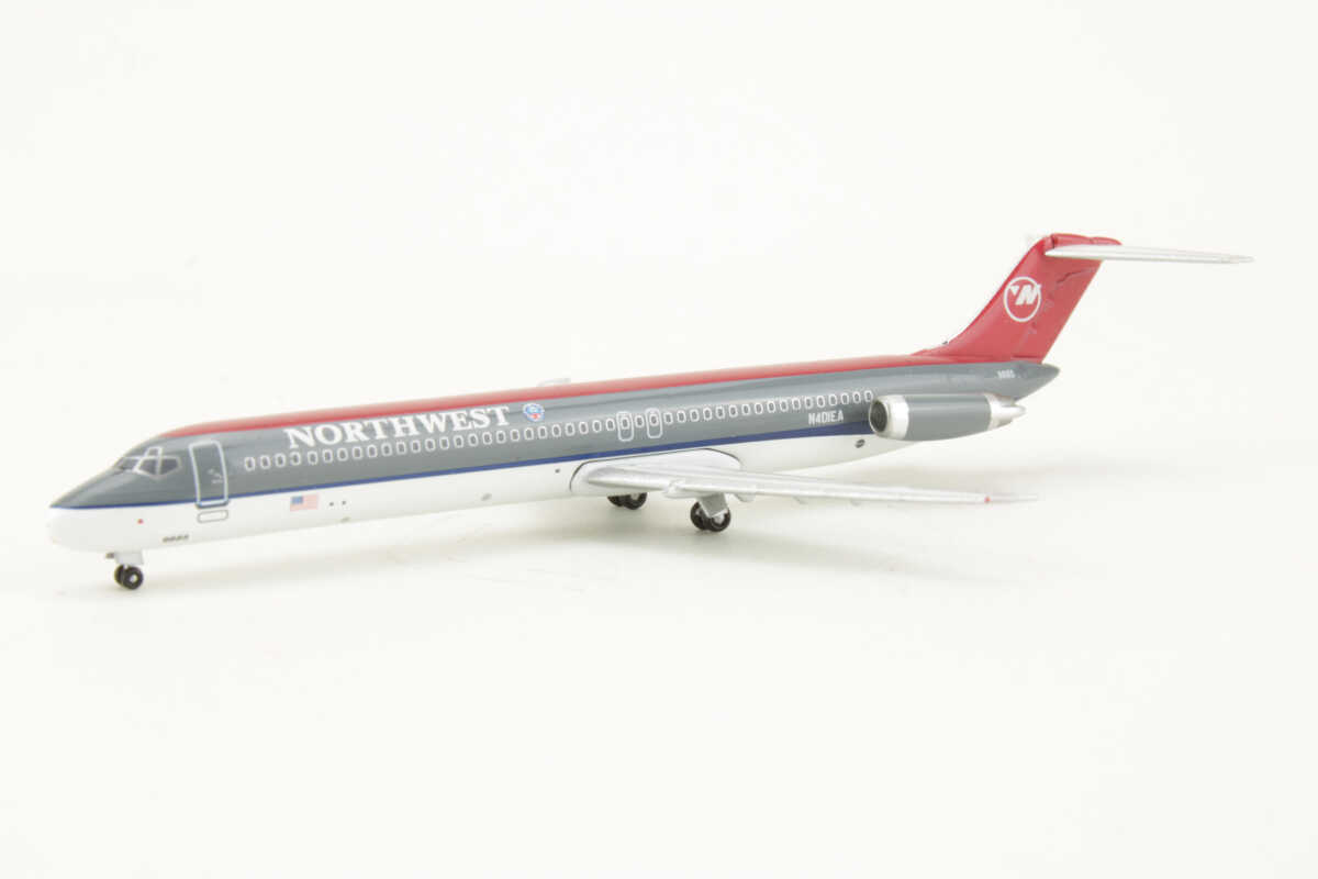 Set 3pcs Douglas DC-9-50 N401EA / DC-9-30 N606NW / DC-9-40 N756NW Northwest Airlines SMA SMA031101 1:400 – Bild 7