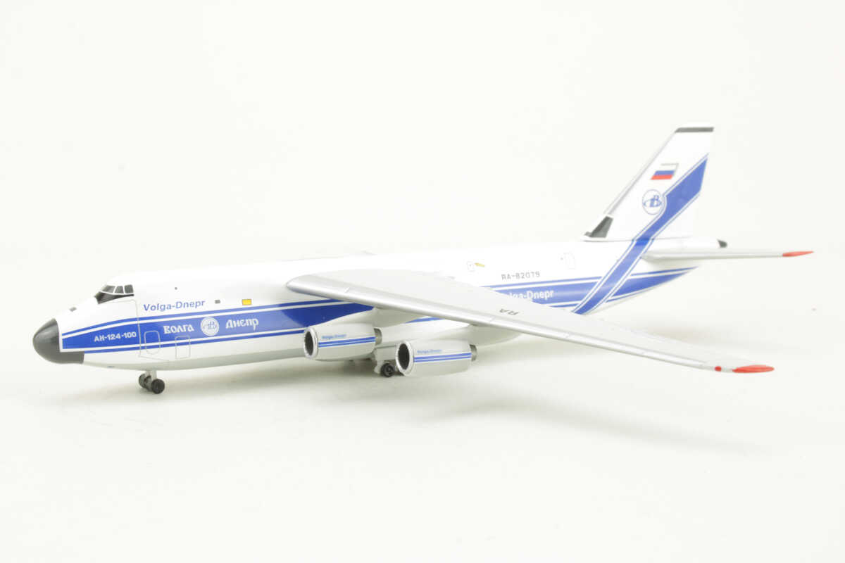 Antonov AN-124 Volga-Dnepr RA-82079 Herpa 510776 1:500 – Bild 3