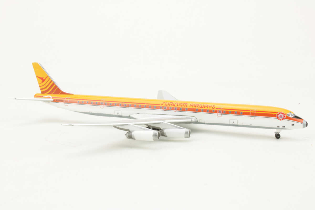Douglas DC‑8‑63 Surinam Airways N4935C Aeroclassics AC419758 1:400 – Bild 2