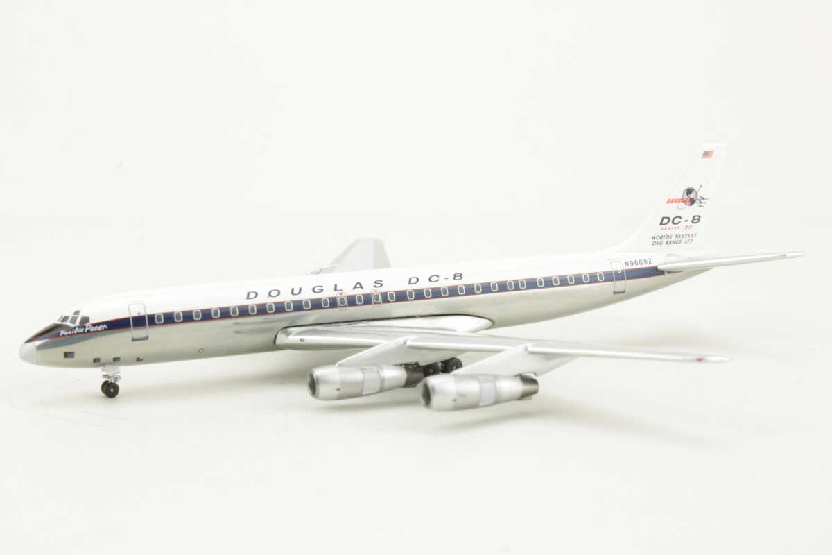 Douglas DC-8-50 Douglas House Colors N9608Z Aeroclassics ACPPA0808 1:400 – Bild 3