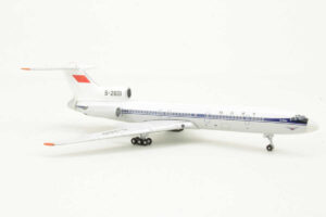 Alternative view of Tupolev TU-154M CAAC B-2601 Aeroclassics 1:400