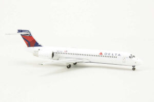 Alternative view of Boeing 717-200 Delta Air Lines N977AT Gemini Jets GJDAL1388 1:400