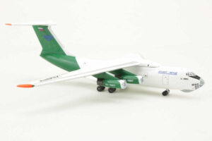 Alternative view of Ilyushin IL-76 Atlant-Soyuz Airlines RA-76817 Aeroclassics 1:400