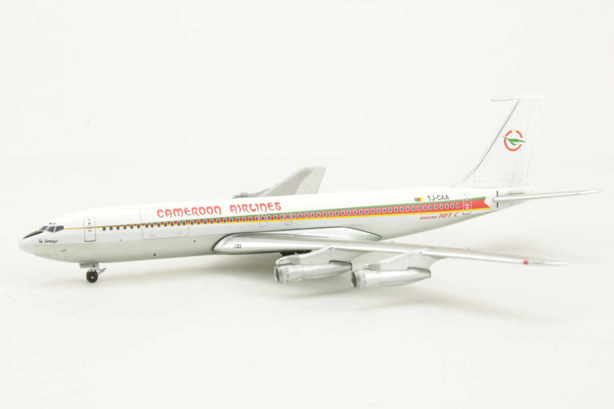 Boeing 707-320C Cameroon Airlines TJ-CAA Aeroclassics 1:400 – Bild 3