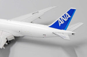 Boeing 777-200LRF ANA All Nippon Airways Cargo JA771F "Flaps down" JC Wings EW4772010A – Bild 9