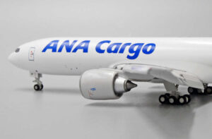 Boeing 777-200LRF ANA All Nippon Airways Cargo JA771F "Flaps down" JC Wings EW4772010A – Bild 14