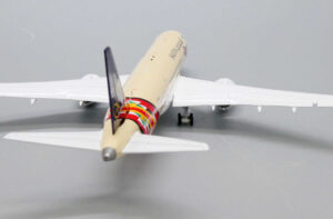 Boeing 787-9 Saudia HZ-ARF JC Wings "Flaps down" LH4192A 1:400 – Bild 10