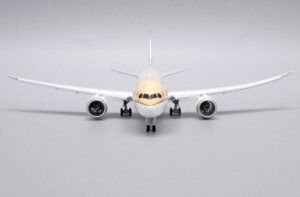 Boeing 787-9 Saudia HZ-ARF JC Wings "Flaps down" LH4192A 1:400 – Bild 13