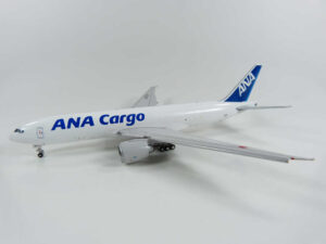 Boeing 777-200LRF ANA All Nippon Airways Cargo JA771F "Flaps down" JC Wings EW4772010A – Bild 17