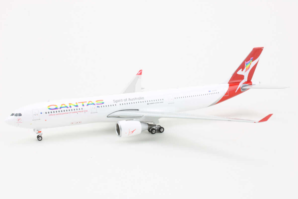 Airbus A330-300 Qantas "RainbowRoo" VH-QPJ Phoenix 04128 1:400 - Image 3