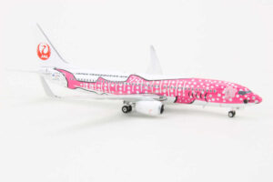 Alternative view of Boeing 737-800 JTA Japan Transocean Air JA06RK Phoenix 04173 1:400