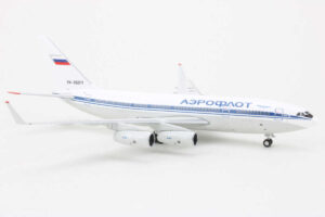 Alternative view of Ilyushin IL-96-300 Aeroflot RA-96011 Phoenix 10668 1:400