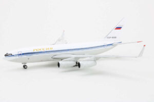 Ilyushin IL-96-300 Aeroflot CCCP-96005 Aeroclassics 10744 1:400 - Image 3